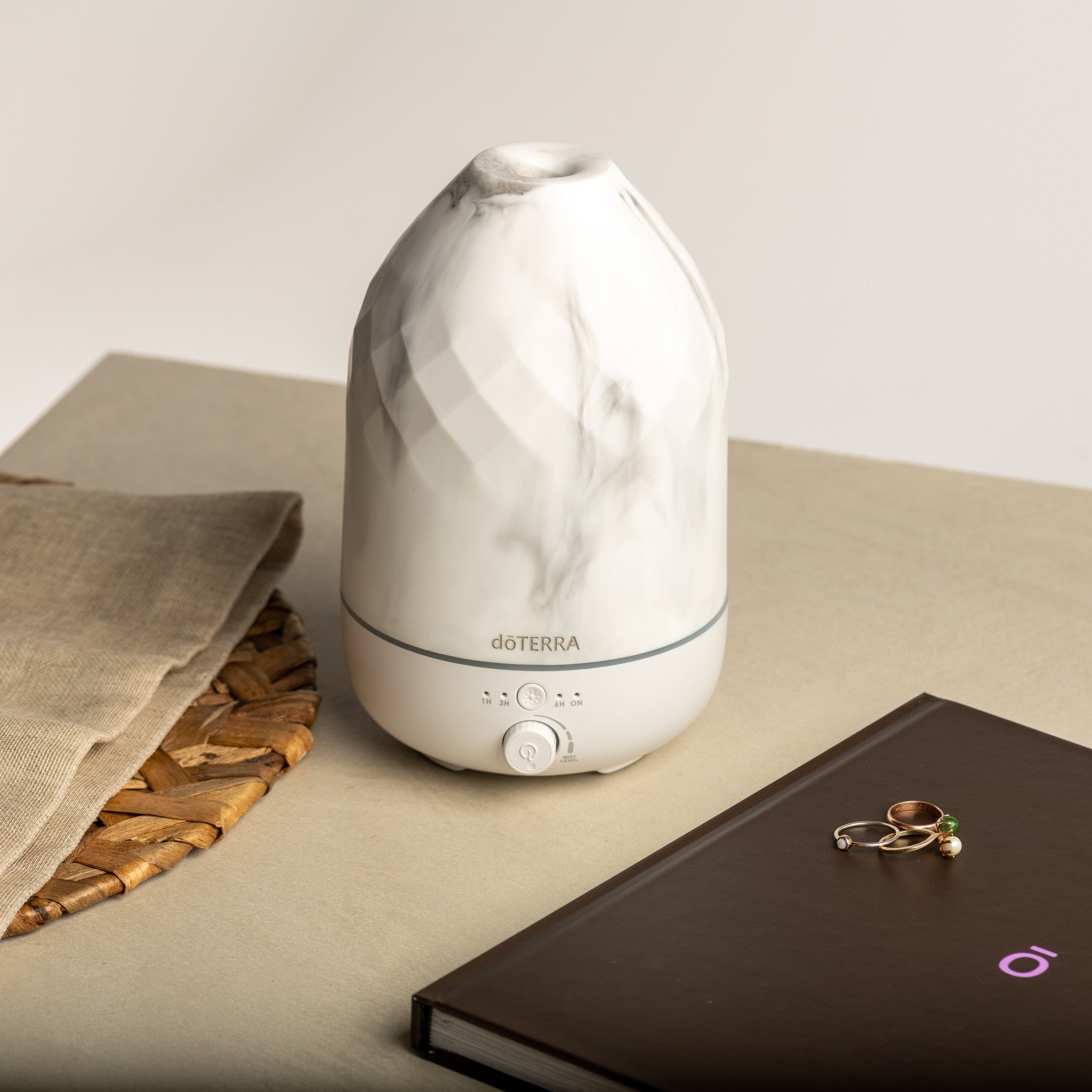 dōTERRA Volo Marble Diffuser, Elegant diffuser for essential oils with a marble design.