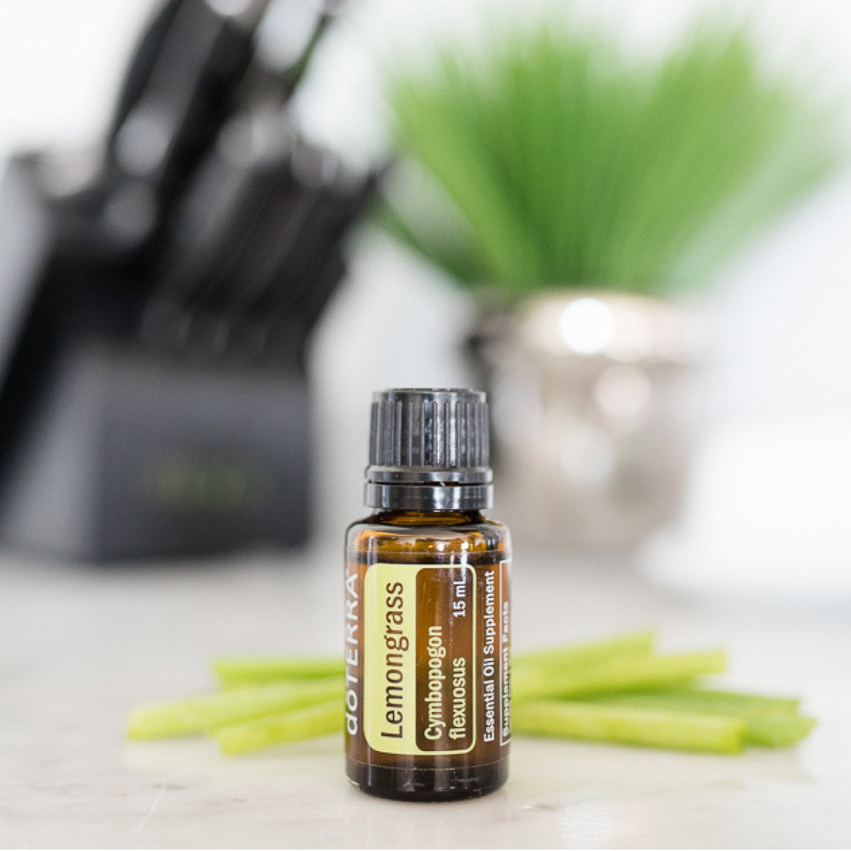 doTERRA Lemongrass Essential Oil – Digestive Support and Natural Air Purifier