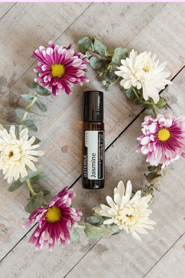 doTERRA Jasmine Touch Roll-on - Uplifts mood and improves skin tone.