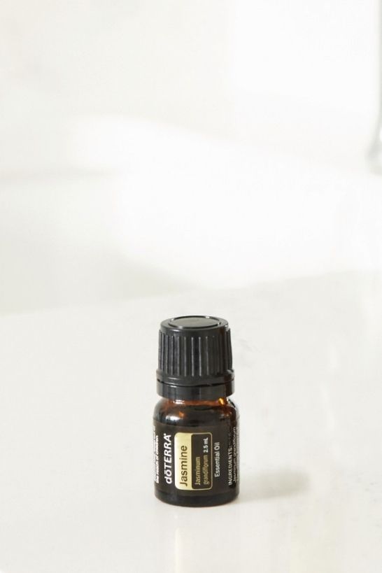 doTERRA Jasmine Essential Oil (Steam-distilled), Promotes healthy skin and uplifts the mood.