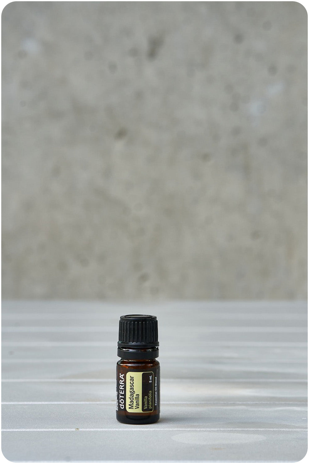 doTERRA Madagascar Vanilla Essential Oil, Uplifts the mood and promotes relaxation.